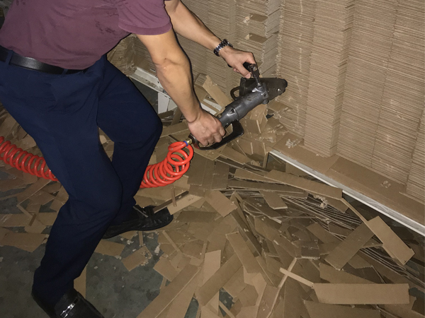 印刷纸盒制造厂为什么需要清废机？