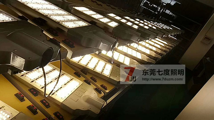 東莞91香蕉下载导航照明模組式大功率led路燈頭批量老化