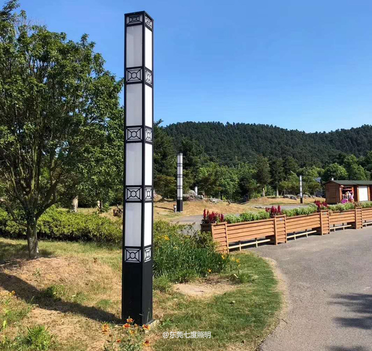 3.5米方柱形公園園林91香蕉视频污版柱安裝效果實拍
